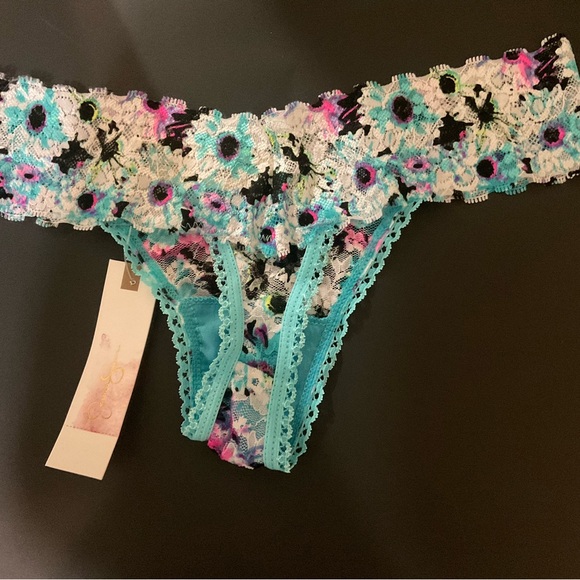 Jessica Simpson thong underwear - Picture 7 of 8